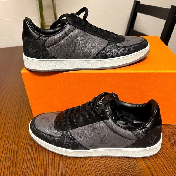 Like new LOUIS VUITTON RIVOLI LOWS - Picture 1 of 9